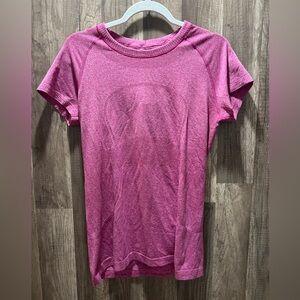 Lululemon Swiftly Tech Pink Short-Sleeve
Shirt 2.0 Hip Length Womens Sz 10